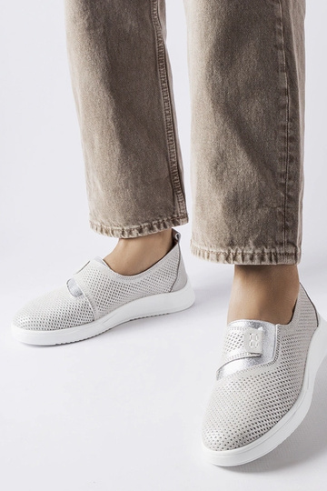 Ethels sølv perforerede læder sneakers 2