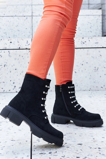 Zwarte enkelschoenen met zirconia, geïsoleerd van kunstsuede Sfaranda