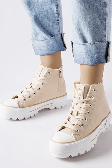 Beige isolerede sneakers...