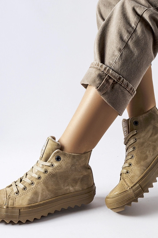 Beige isolerede sneakers Big Star...