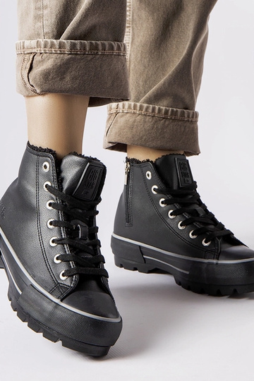 Sorte isolerede sneakers...