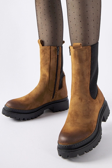 Brune isolerede høje...