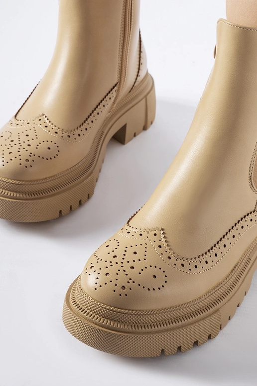 Mørke beige ankelstøvler med syninger...