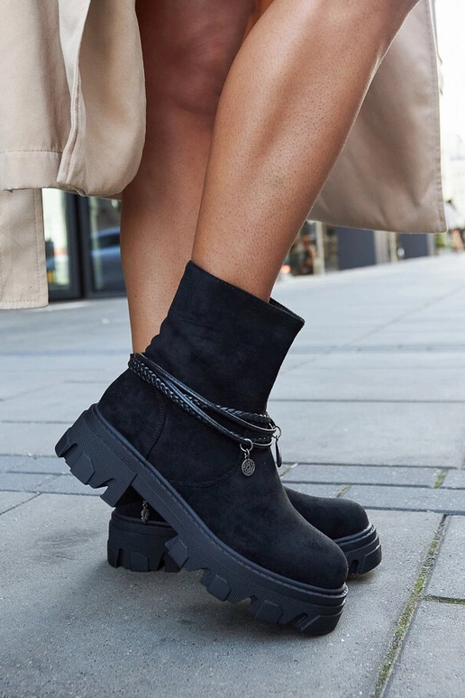 Zwarte boots met decoratieve armband,...