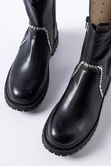 Sorte ankelstøvler... 2