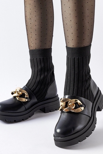 Sorte ankelstøvler med kæde...