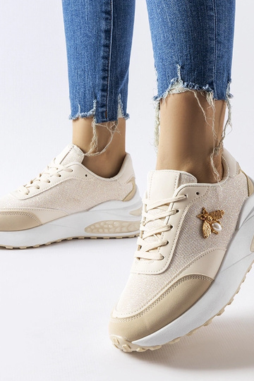 Beige og hvide sneakers med dekorativ Acciano-tråd