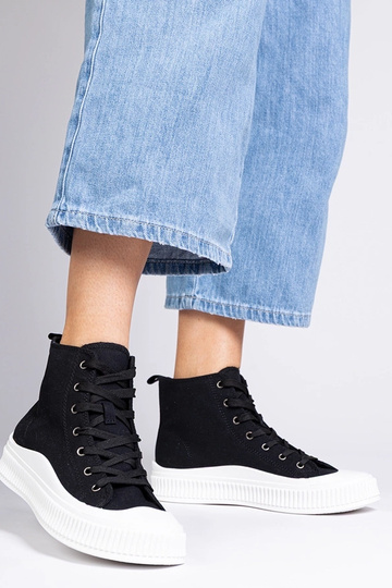 Zwarte hoge schoenen op een platform, „Guerrino" 2