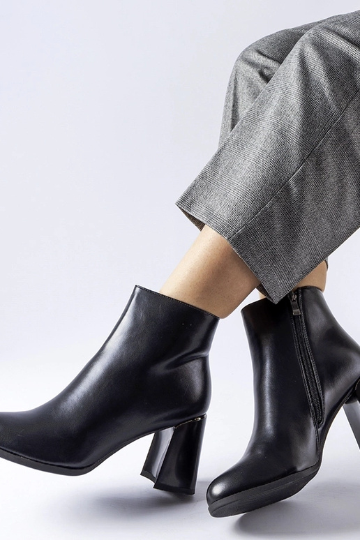 Sorte isolerede ankelstøvler med en...