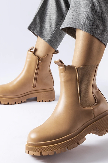 Beige isolerede klassiske... 2