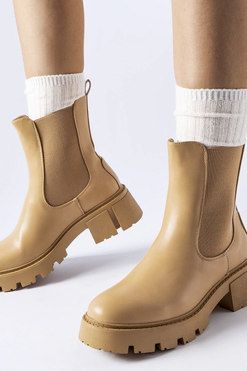 Beige winter klassieke...