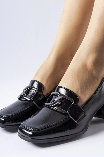 zwarte gelakte pumps met... 2