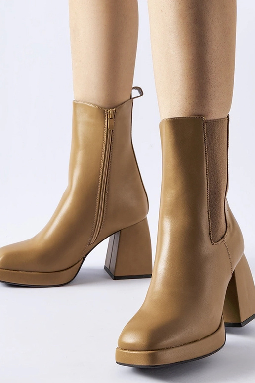 Brune isolerede ankelstøvler med en...