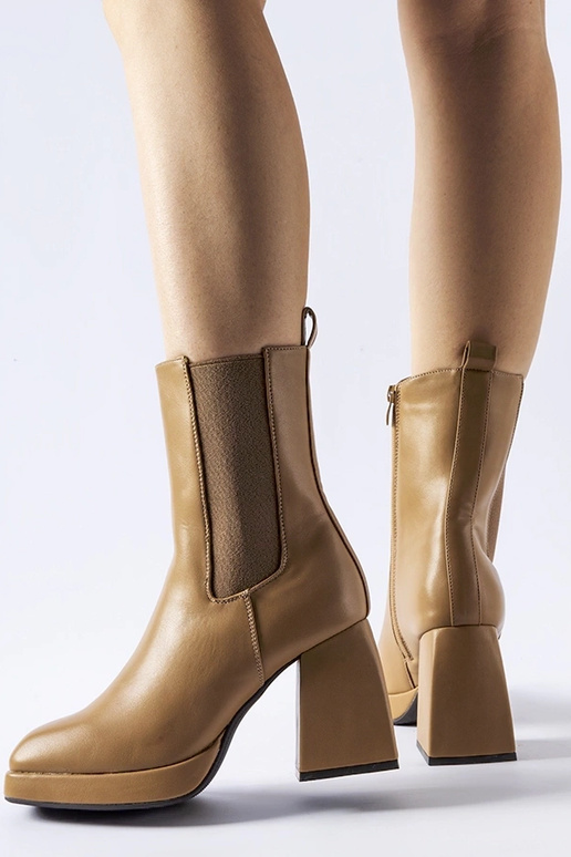 Brune isolerede ankelstøvler med en...