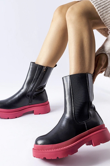 Sorte ankelstøvler med...