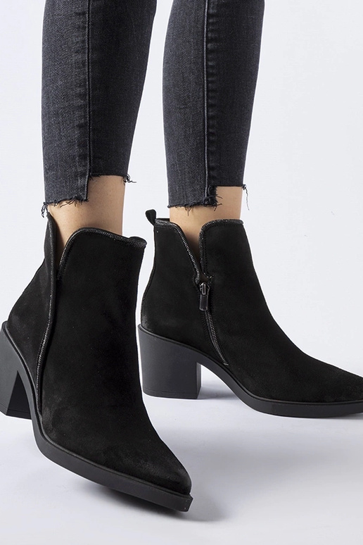 Zwarte suède laarzen met blokhak Karino