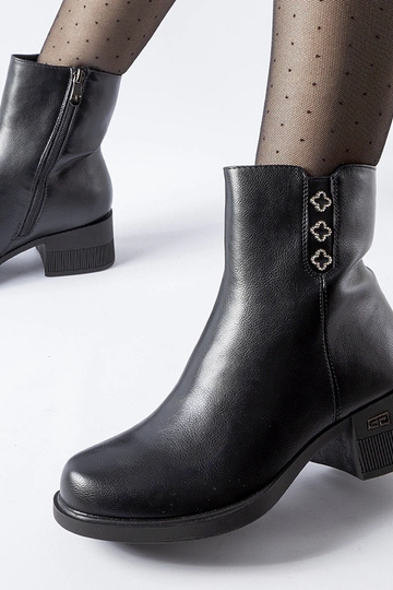 Zwarte gevoerde... 2