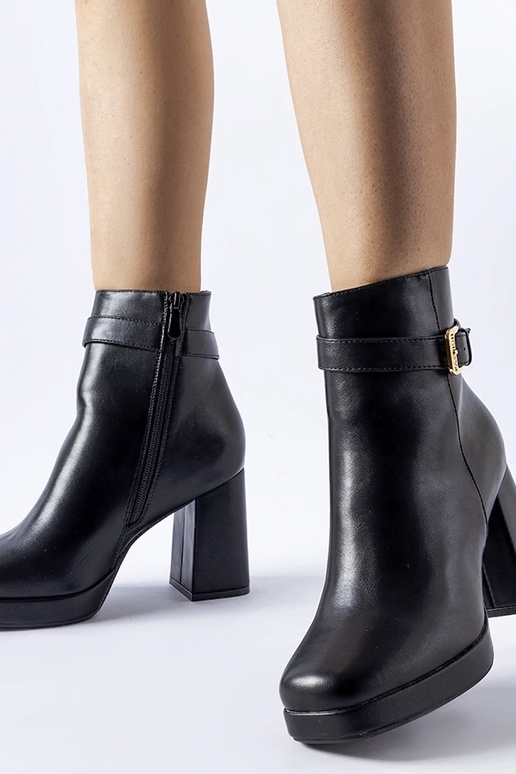 Efterårssorte ankelstøvler isoleret...