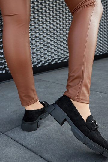 Zwarte massieve loafers met...