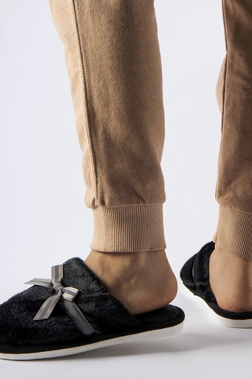 Sorte varme hjemmesko med sløjfe...