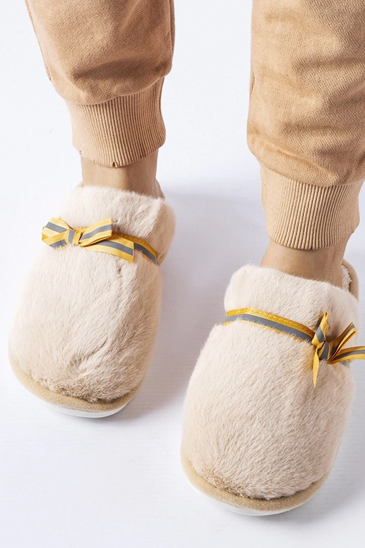 Beige varme hjemmesko med sløjfe...