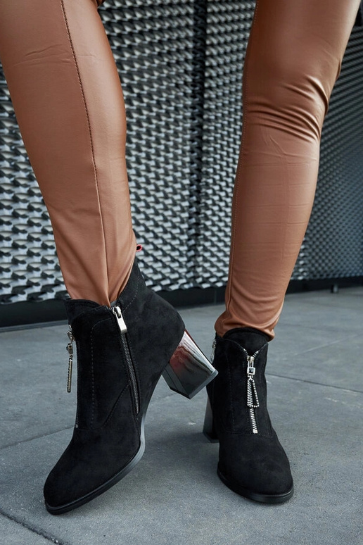 Sorte ankelstøvler i lak fra Gianleone