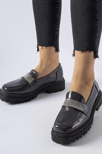 Donkergrijze gelakte mocassins Fecteau 2