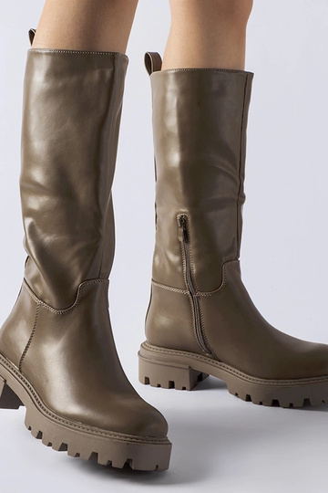 Brune isolerede Meana flade...