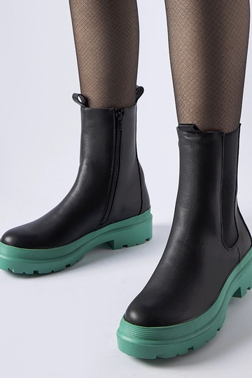 Sorte ankelstøvler med...