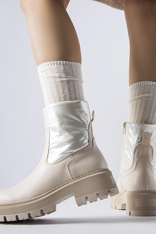 Beige ankelstøvler med dekorativ...