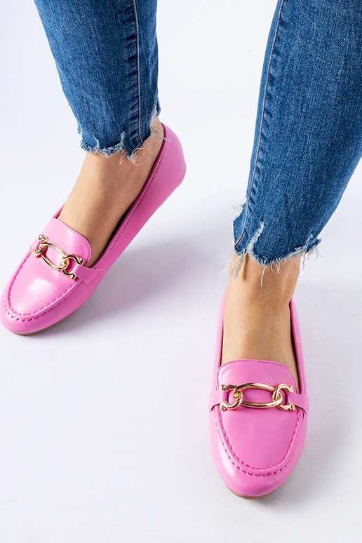 Pink loafers dekoreret med et Gaston... Pink loafers dekoreret med et Gaston...