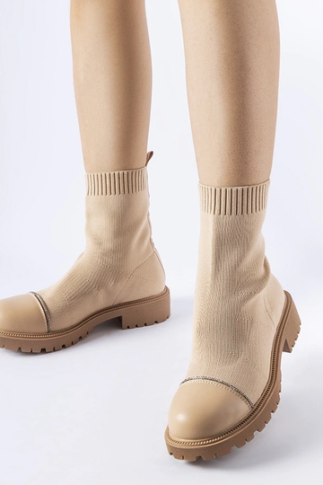 Bruine sok-achtige laarsjes...