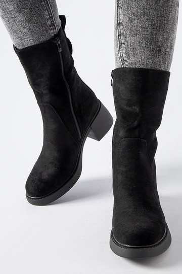 Zwarte booties op een... 2