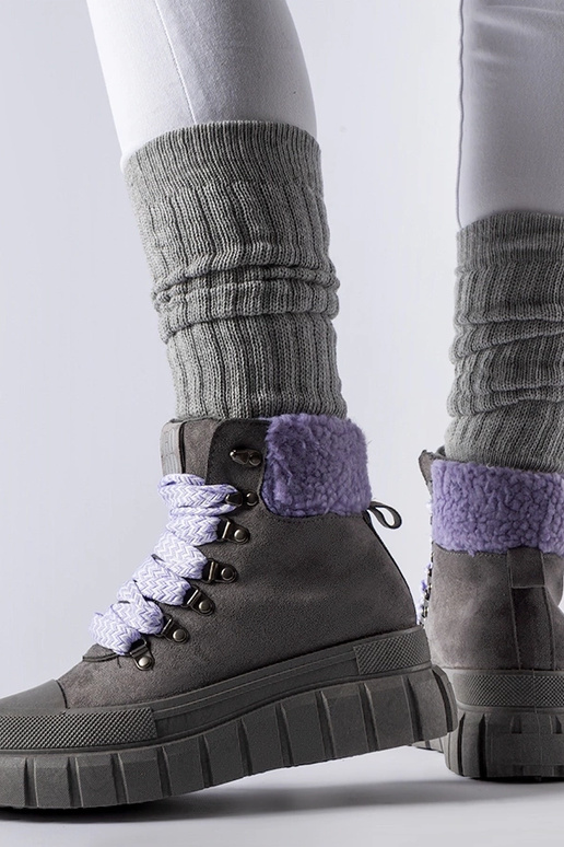 Grijze enkellaarsjes met paarse... Grijze enkellaarsjes met paarse...