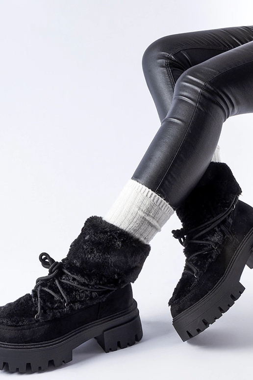 Zwarte enkellaarsjes met decoratief...