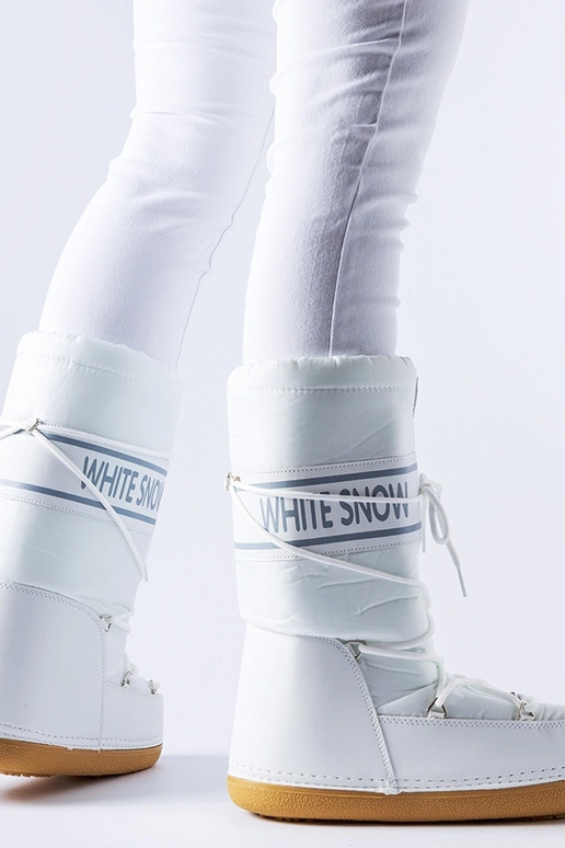 Witte lichte verwarmde sneeuwlaarzen...