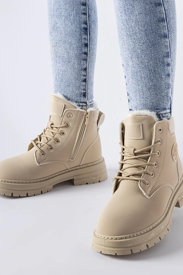 Beige gewatteerde workboots...