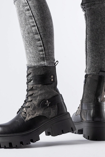 Zwarte gevoerde... 2