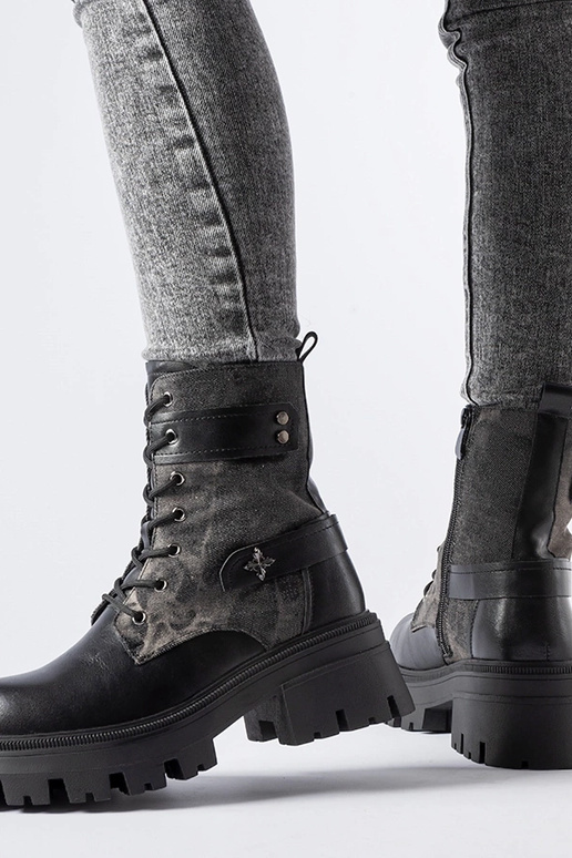 Zwarte gevoerde wandelschoenen met...