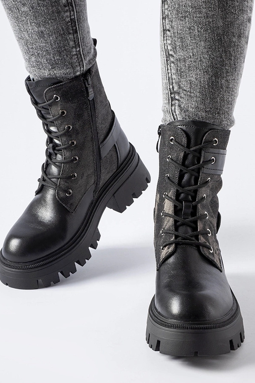 Zwarte gevoerde wandelschoenen met...