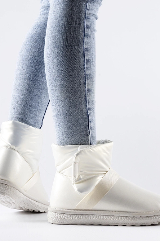 Delaune beige skinnende korte snestøvler