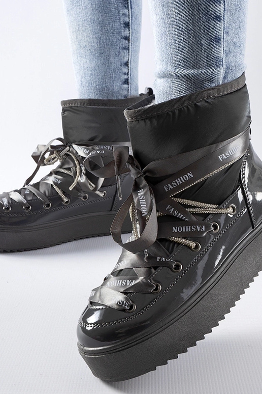 Grijze lakleren sneeuwlaarzen met...