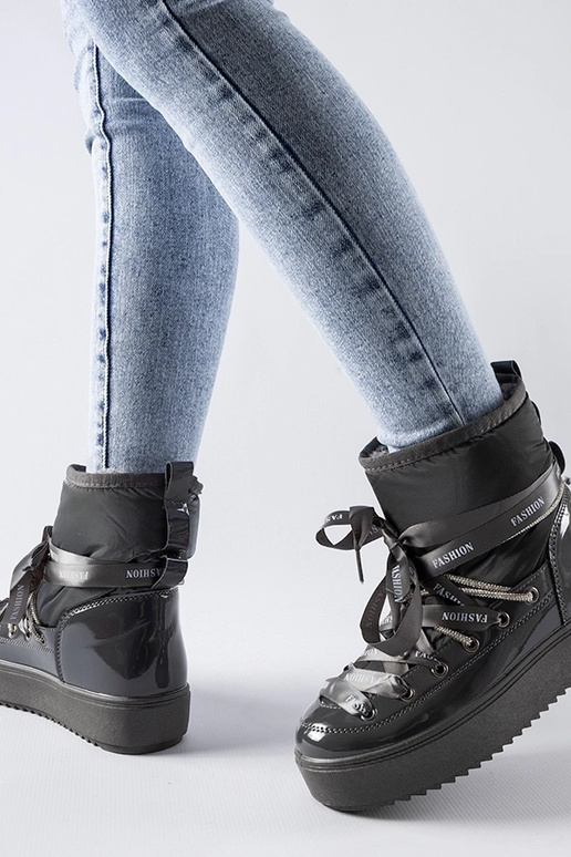 Grijze lakleren sneeuwlaarzen met...