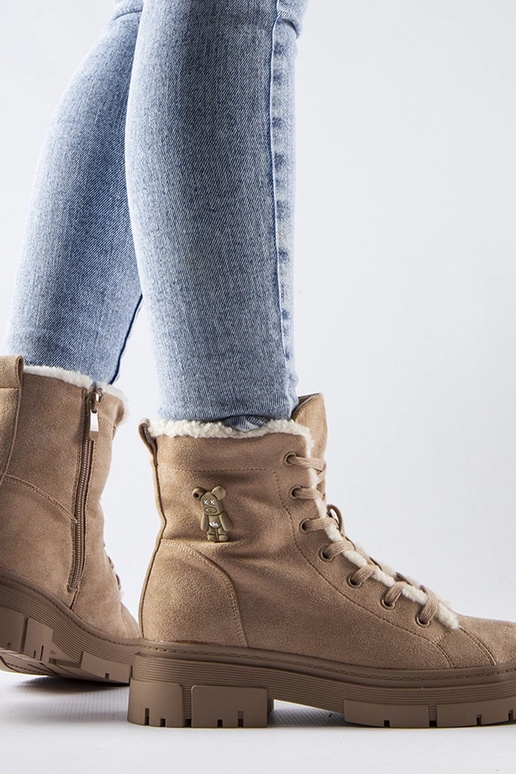 Zandkleurige geïsoleerde schoenen van...