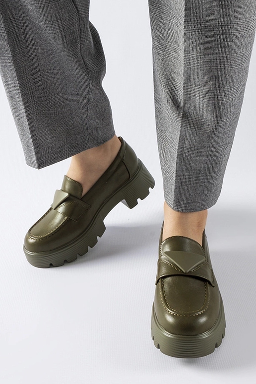 Grønne mokkasiner med en massiv... Grønne mokkasiner med en massiv...