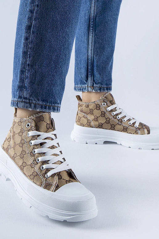 Brune sneakers dekoreret med Terenzio... Brune sneakers dekoreret med Terenzio...