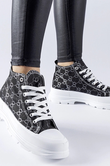 Sorte sneakers dekoreret med Terenzio monogram