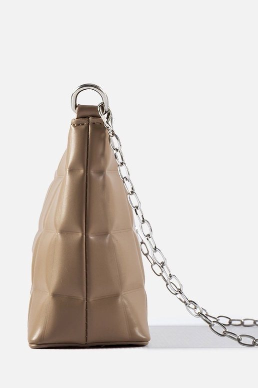 Beige quiltet taske med kæde Laas