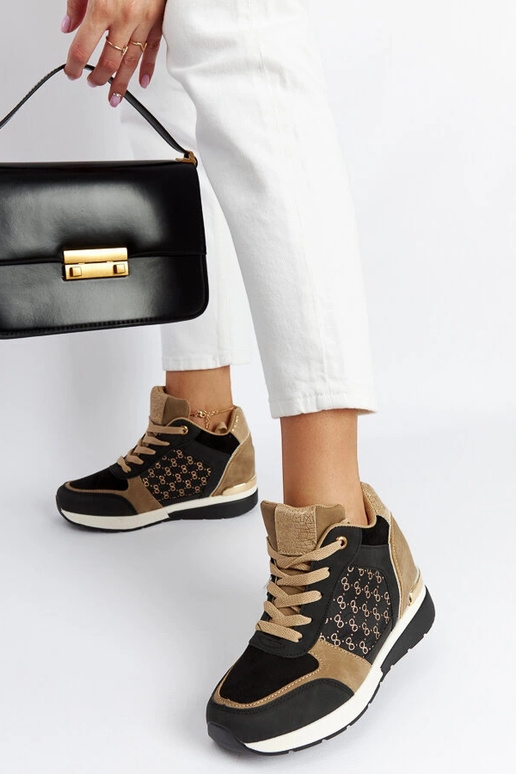 Sorte sneakers med kastanje