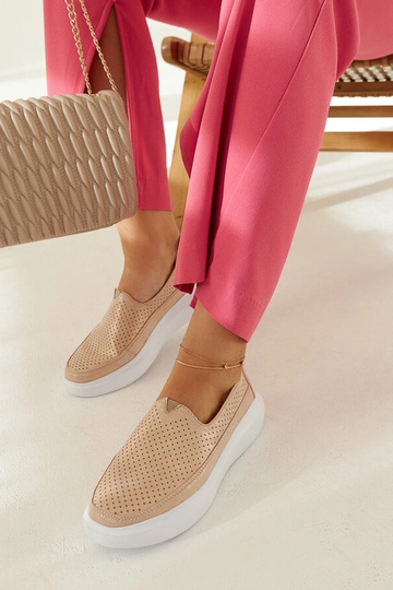 Kvinders gyldne gennembrudte slip-on sko med en tyk sål Marcie